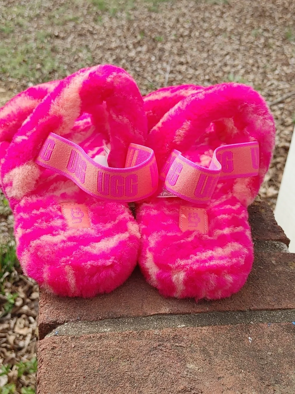 UGG Oh Yeah Pink Zebra Slipper Size 6 (Youth) (1301)